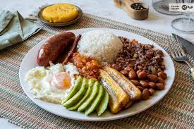 Bandeja Paisa: El Plato Emblemático de Colombia