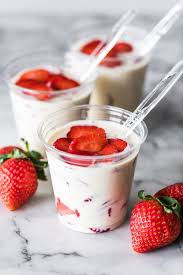 Fresas con Crema: Un Postre Fresco y Delicioso