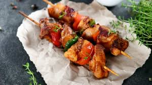 Brochetas de Pollo y Vegetales: Un Plato Saludable y Delicioso